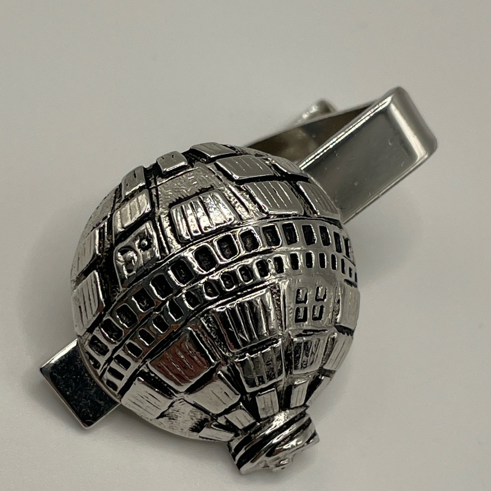 Signed Rugin Telstar Satellite Tie Clip  - Ultra Scarce Vintage Silver Tone 🌎 - Picture 3 of 9